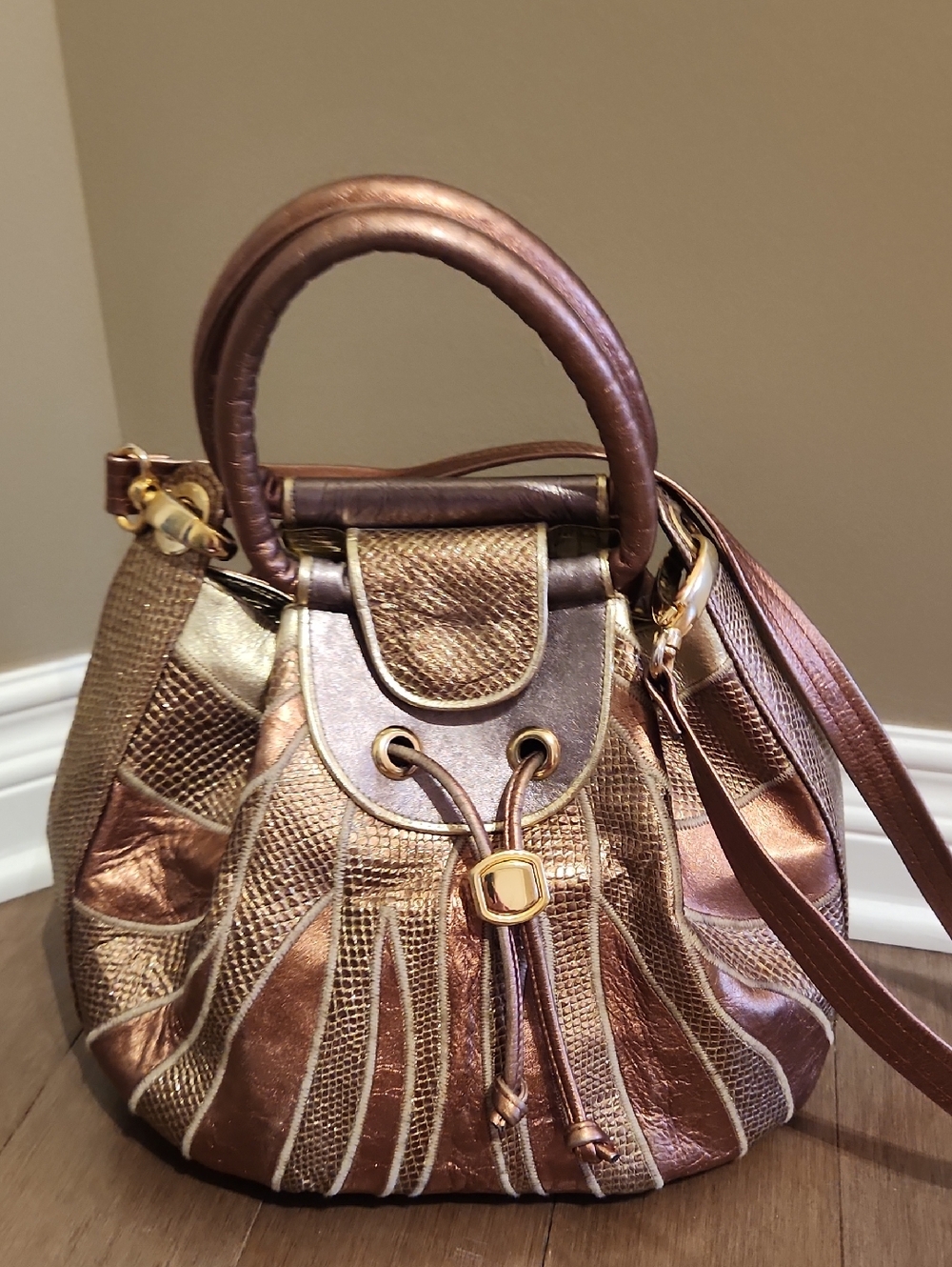 Vintage / Metallic Bronze Drawstring Genuine Leather Handbag -Crossbody